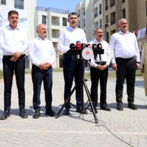 bakan kurum deprem bolgesinde 250 bin konuta ulastik 300 bininci malatyada teslim edilecek DQTEb3MQ