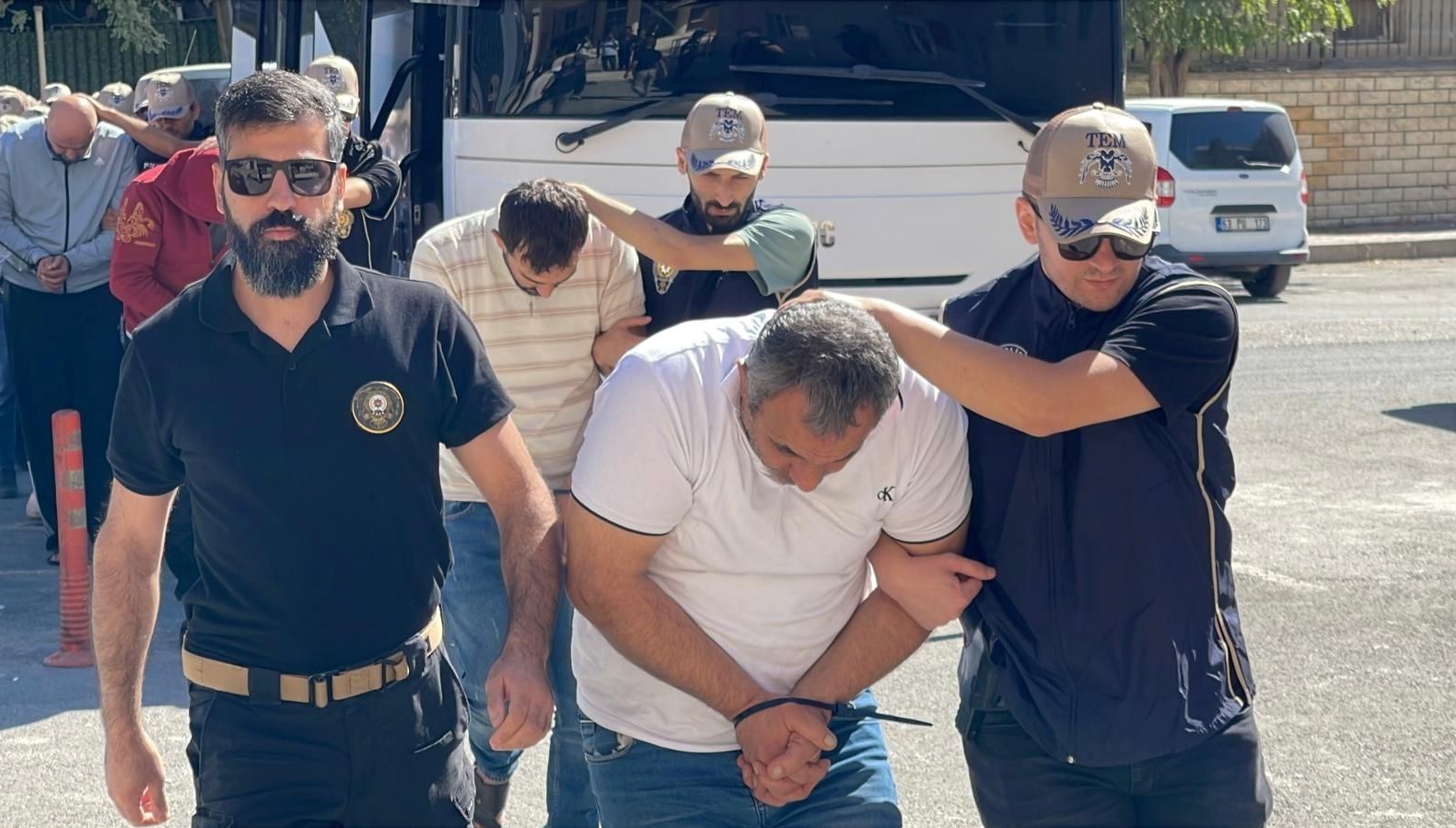 sanliurfada 10 daes suphelisi tutuklandi BAhkbv2v