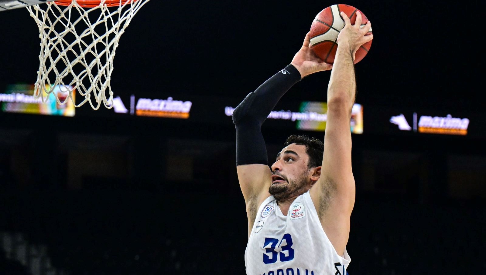 anadolu efes 2de 2 icin hapoel karsisinda jiSvlsS2