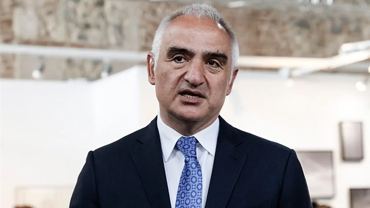 bakanligin yasakladigi kitaplar meclis gundeminde kendilerini inkar ediyorlar TSEQ3rw6.jpg