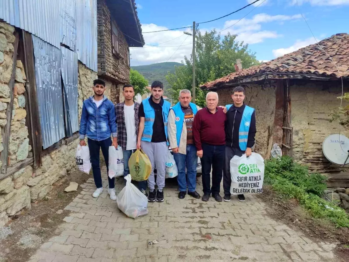 kopenez koyundeki yangin magdurlarina yardim eli 3QY55awE.jpg