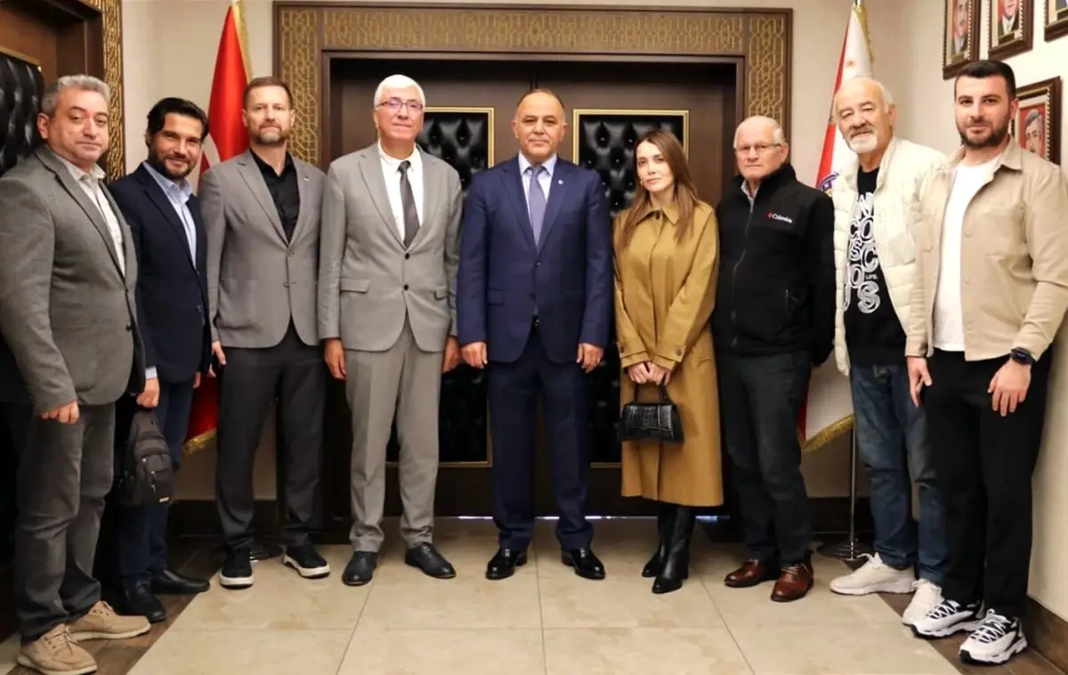 polis ve vatandas el ele huzurlu sakarya icin fSSg83qe.jpg