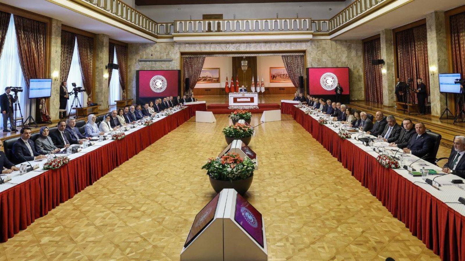 kurtulmus milli dayanisma kardeslik ve demokrasi komisyonu koordinatorleri ile gorusecek iRz5tXt9.jpg