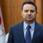 Bakan gurlekten kizilaya 150 bin liralik bagis manevi tazminati ihtiyac sahipleri icin bagisladi gir7lNpX